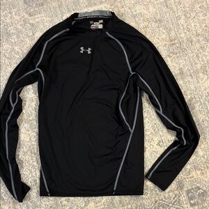 Under Armour Black Performance Top, youth large
